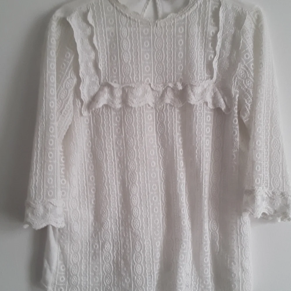 Retro Victorian-style light cotton and lace blouse - Picture 4 of 6